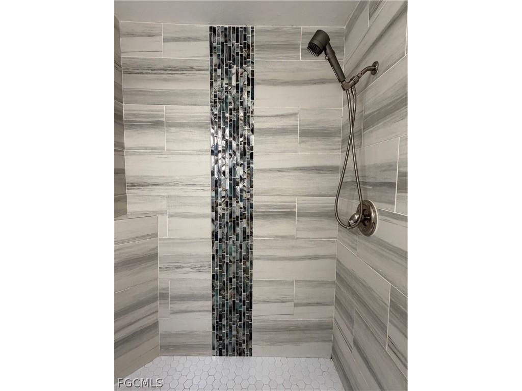 1905 NE 6th Street Cape Coral FL 33909 2026008450 image7