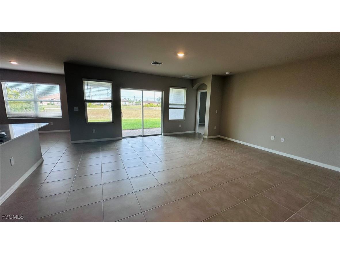 1905 NW 23rd Street Cape Coral FL 33993 2025005702 image3