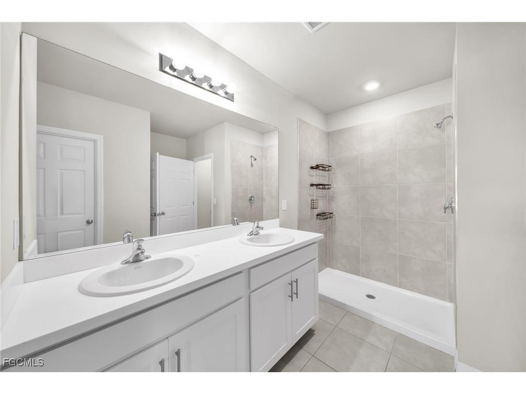 1905 NW 23rd Street Cape Coral FL 33993 2025008850 image5