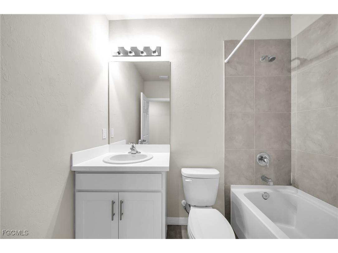 1905 NW 23rd Street Cape Coral FL 33993 2025008850 image6