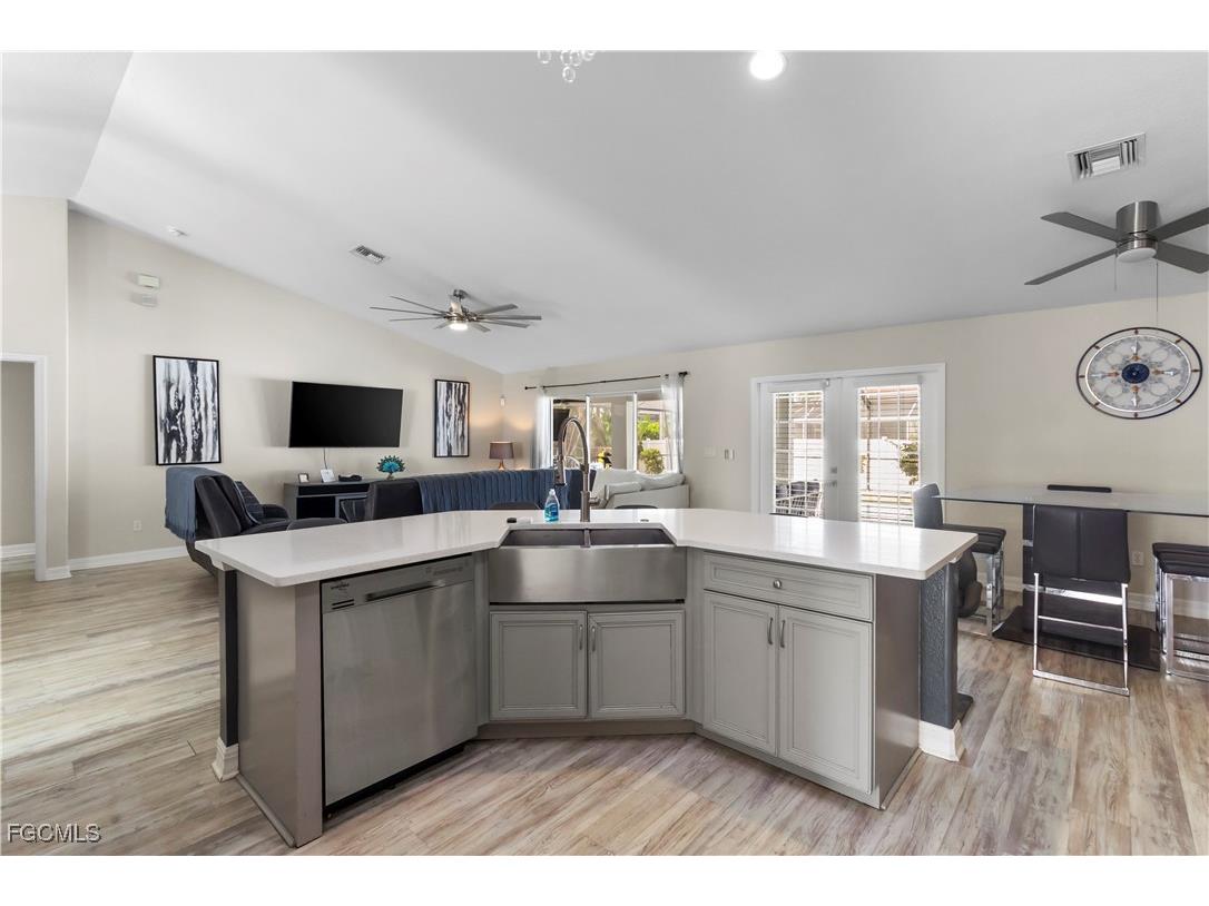 1905 SW 51st Terrace Cape Coral FL 33914 2025019343 image13