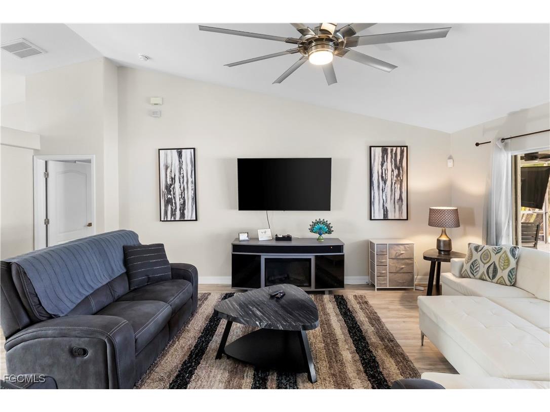 1905 SW 51st Terrace Cape Coral FL 33914 2025019343 image15