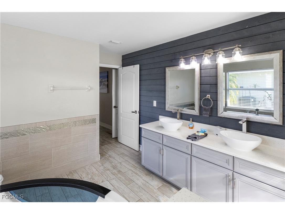 1905 SW 51st Terrace Cape Coral FL 33914 2025019343 image20