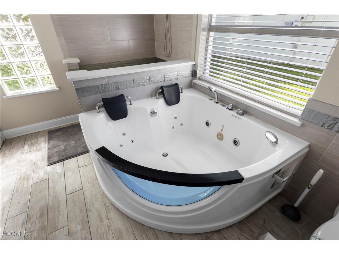 1905 SW 51st Terrace Cape Coral FL 33914 2025019343 image22