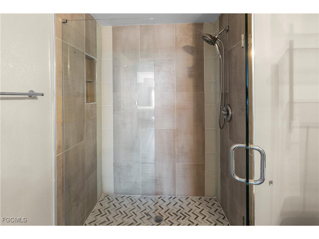 1905 SW 51st Terrace Cape Coral FL 33914 2025019343 image23