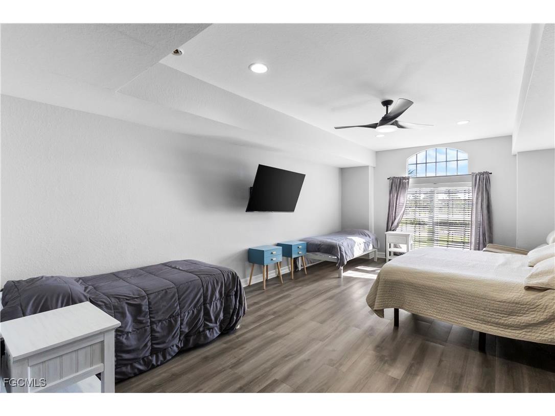 1905 SW 51st Terrace Cape Coral FL 33914 2025019343 image33