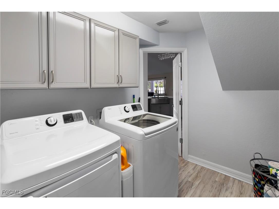 1905 SW 51st Terrace Cape Coral FL 33914 2025019343 image34