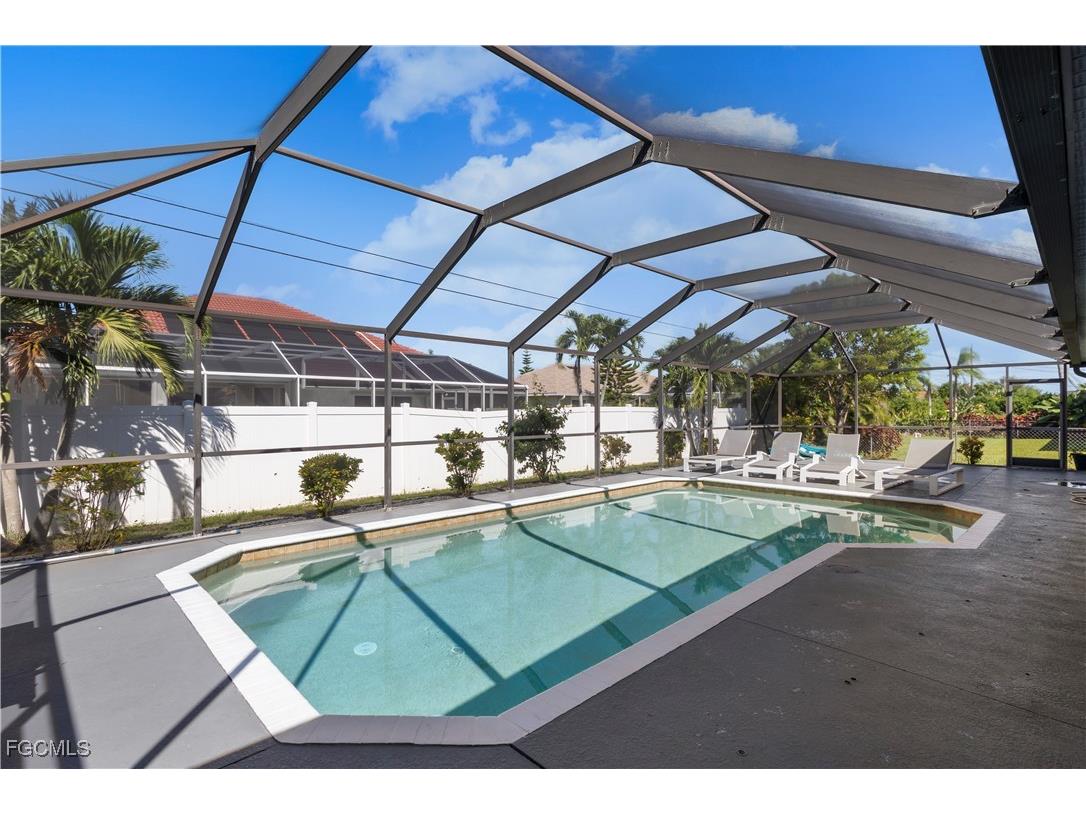 1905 SW 51st Terrace Cape Coral FL 33914 2025019343 image38