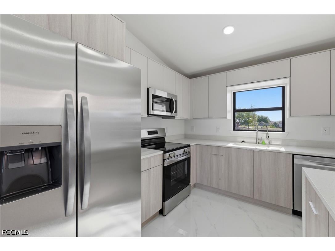 1906 NE 16th Place Cape Coral FL 33909 2026019979 image12