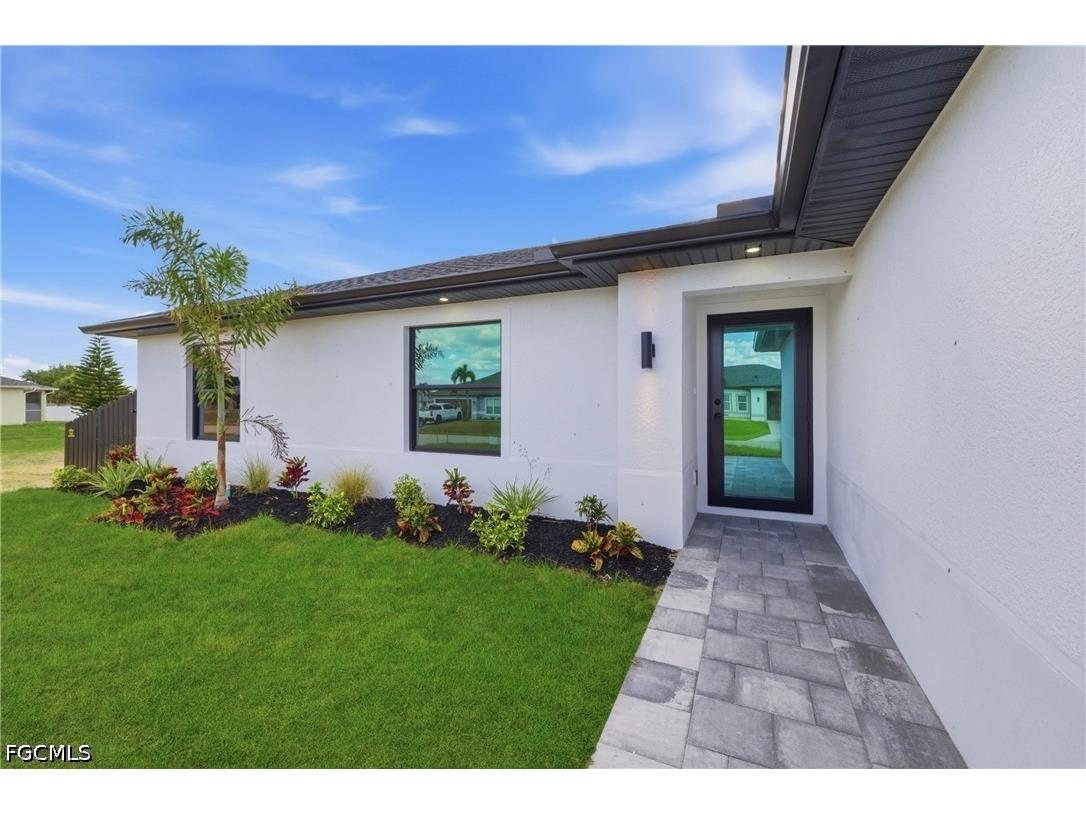 1906 NE 16th Place Cape Coral FL 33909 2026019979 image4