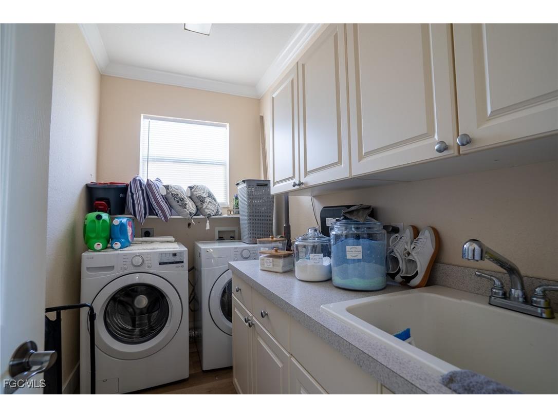 1909 NE 1st Place Cape Coral FL 33909 2025019551 image12