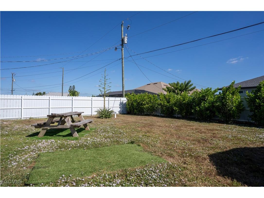 1909 NE 1st Place Cape Coral FL 33909 2025019551 image23