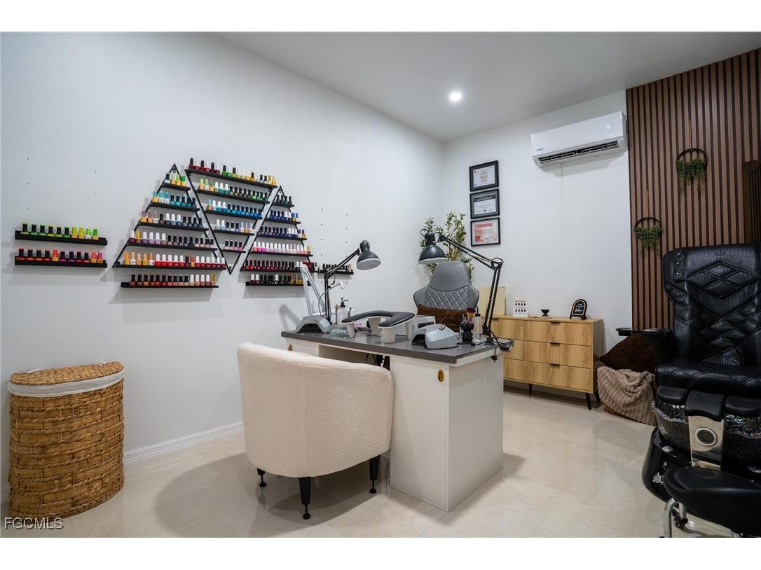 1909 NE 1st Place Cape Coral FL 33909 2025019551 image30