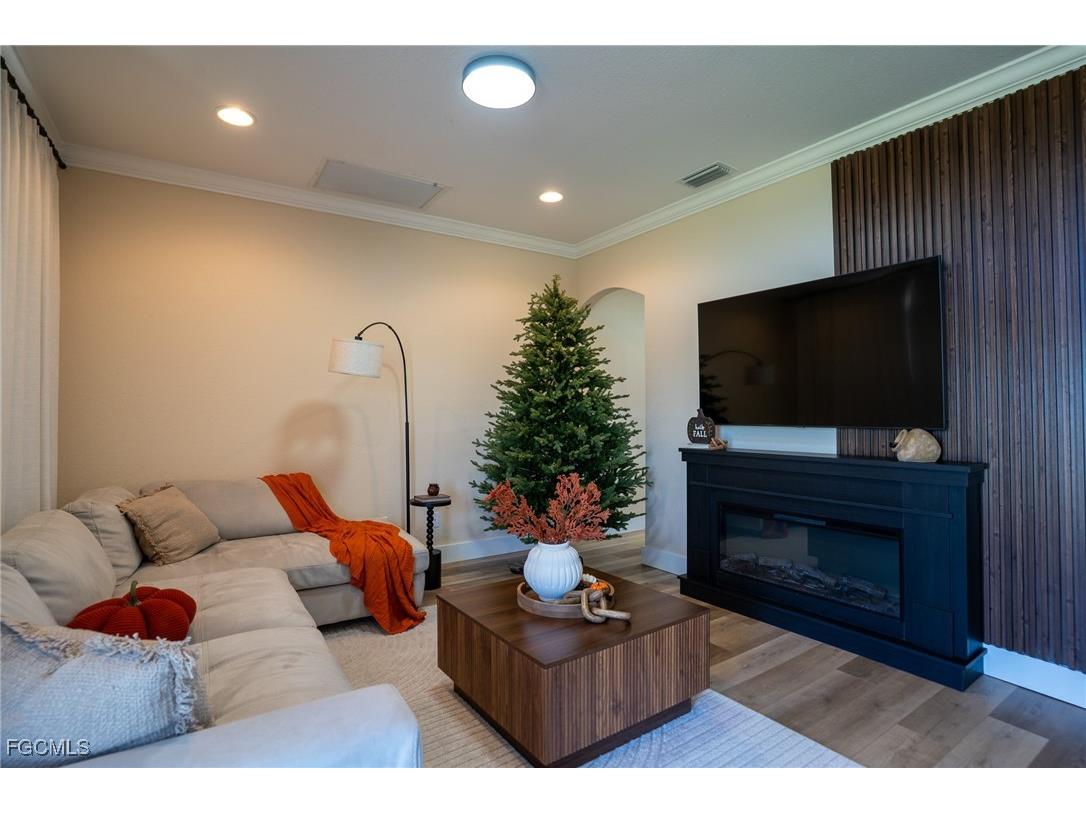 1909 NE 1st Place Cape Coral FL 33909 2025019551 image5