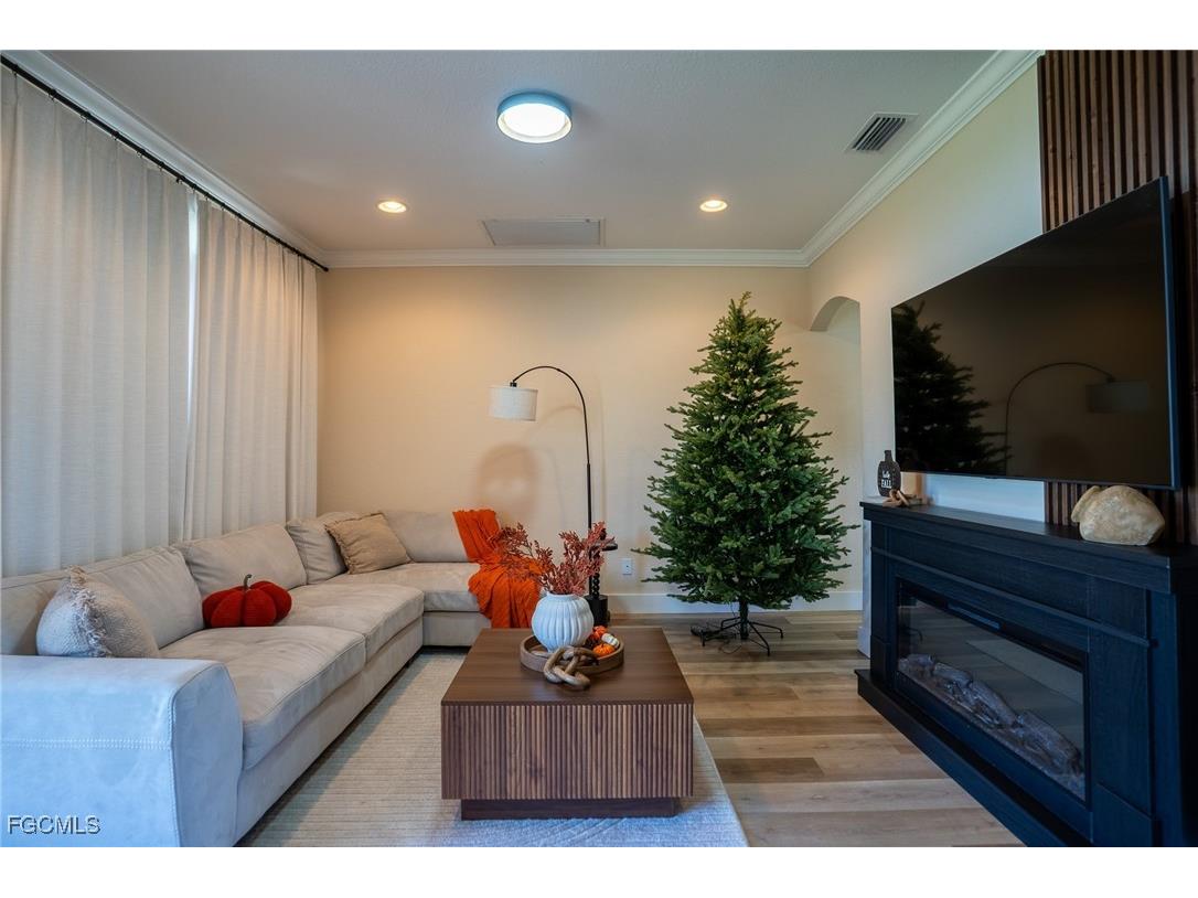 1909 NE 1st Place Cape Coral FL 33909 2025019551 image7