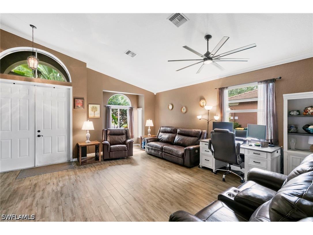 1909 Par Drive Naples FL 34120 226013910 image2