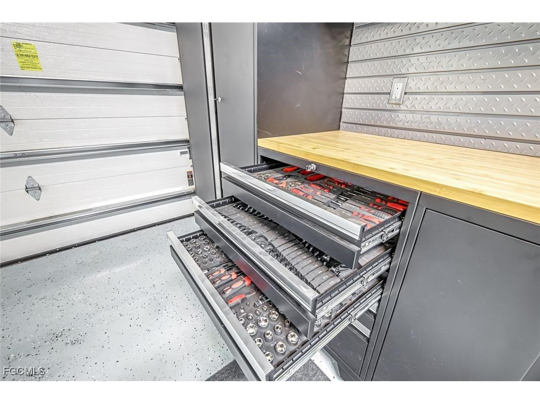 1909 SE 14th Street Cape Coral FL 33990 2025006575 image47