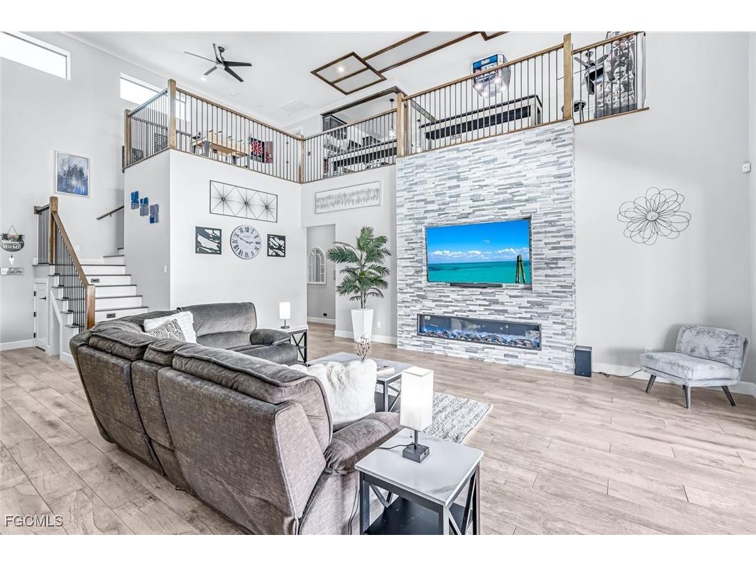 1909 SE 14th Street Cape Coral FL 33990 2025006575 image9