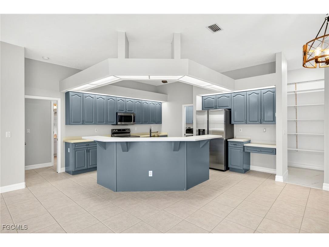 1909 SW 29th Terrace Cape Coral FL 33914 2025008881 image11