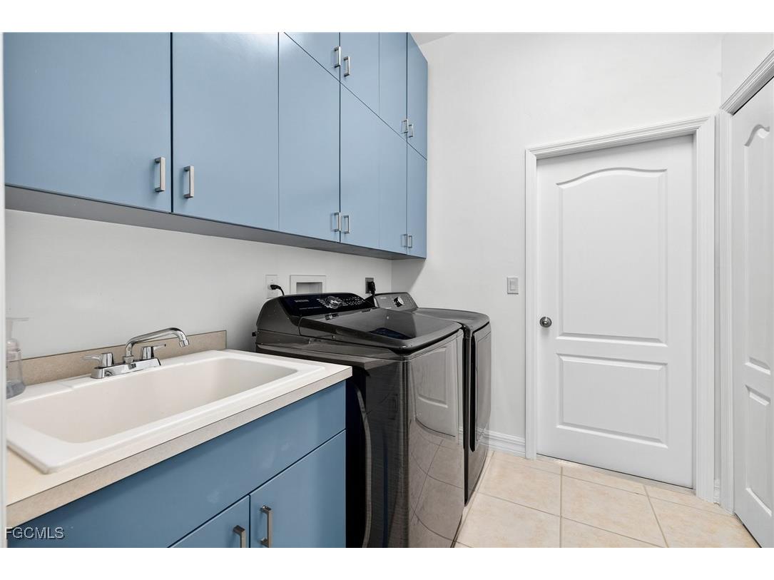 1909 SW 29th Terrace Cape Coral FL 33914 2025008881 image33