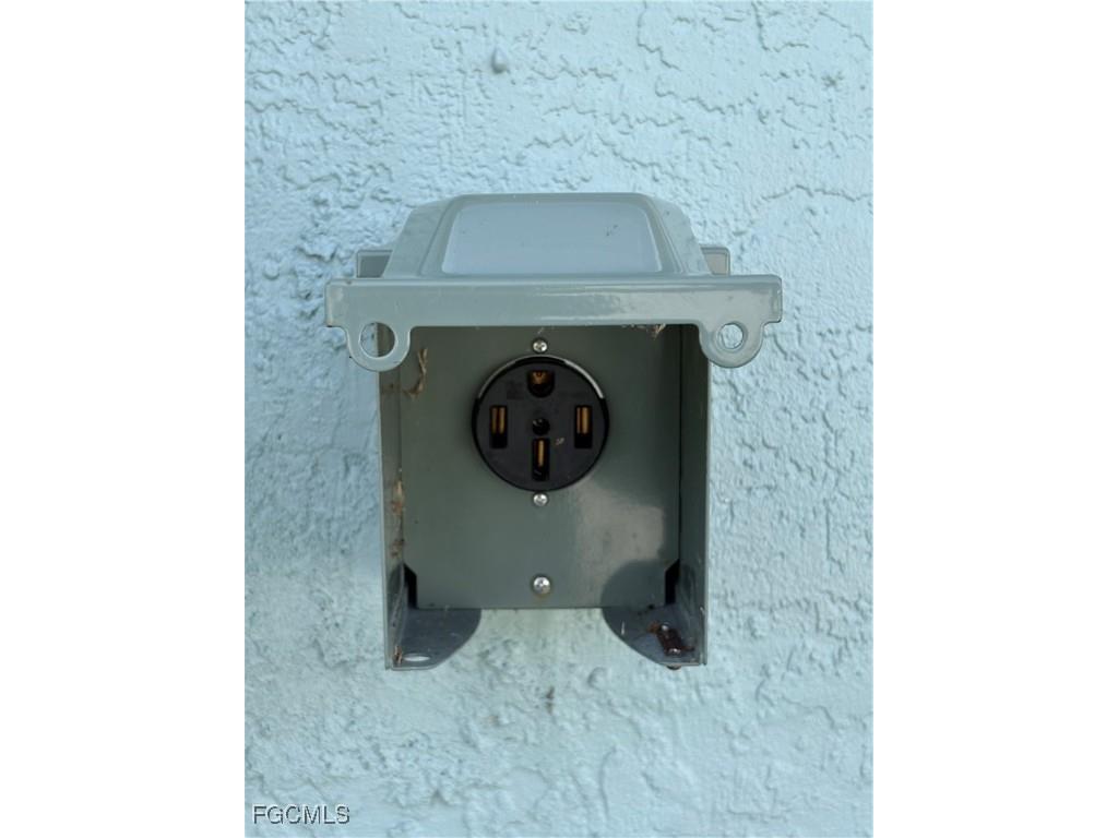 1909 SW 29th Terrace Cape Coral FL 33914 2025008881 image46