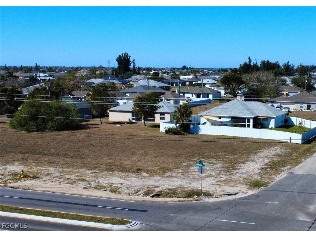 1910 Andalusia Boulevard Cape Coral FL 33909 2026009444 image3