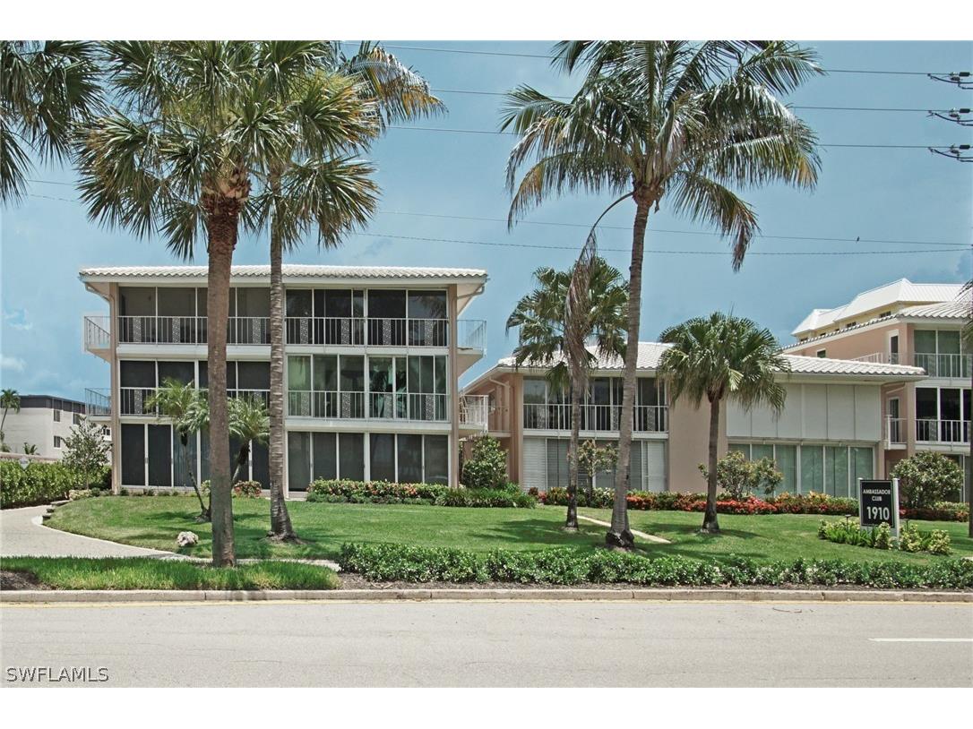 1910 Gulf Shore Boulevard N #102 Naples FL 34102 226011552 image1