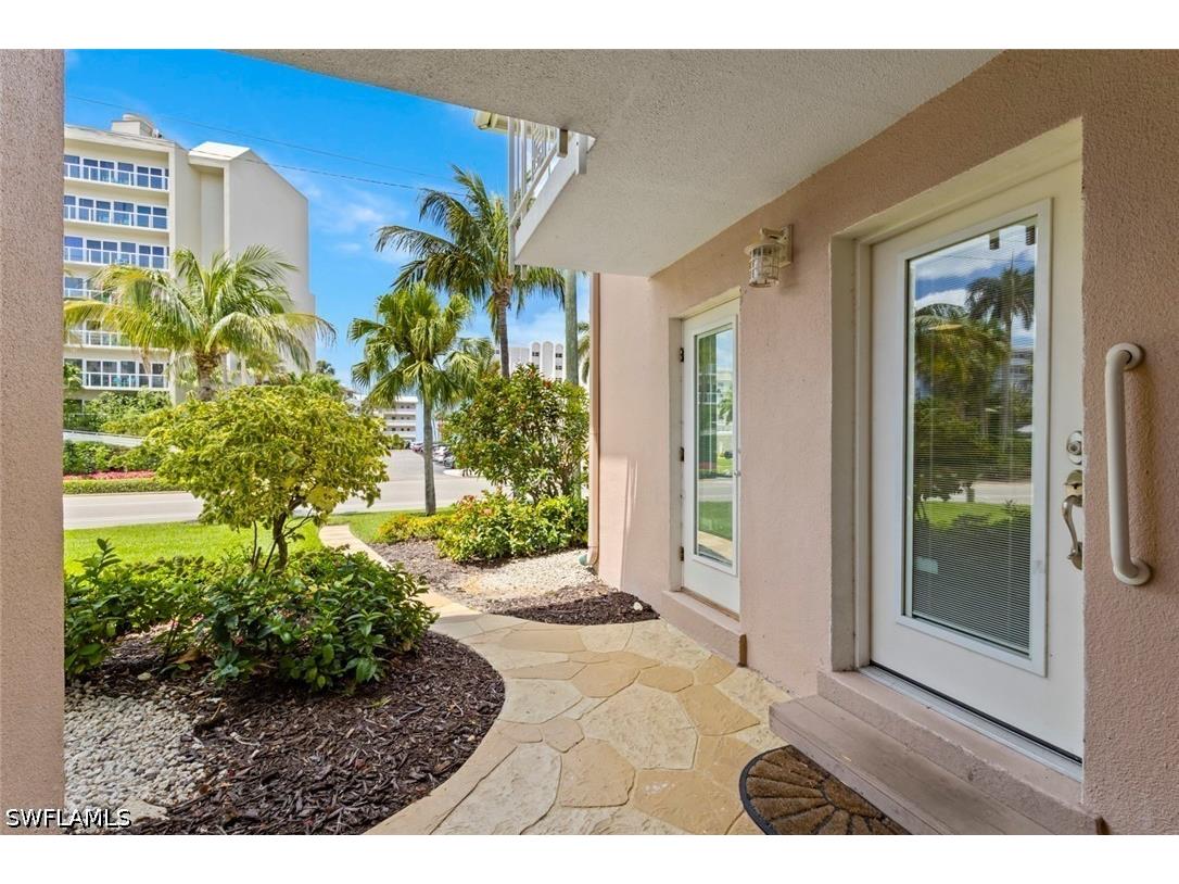 1910 Gulf Shore Boulevard N #104 Naples FL 34102 226016901 image3