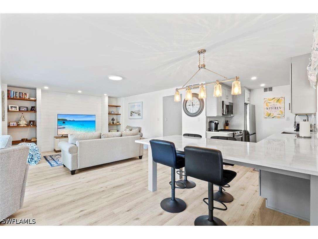 1910 Gulf Shore Boulevard N #104 Naples FL 34102 226016901 image4