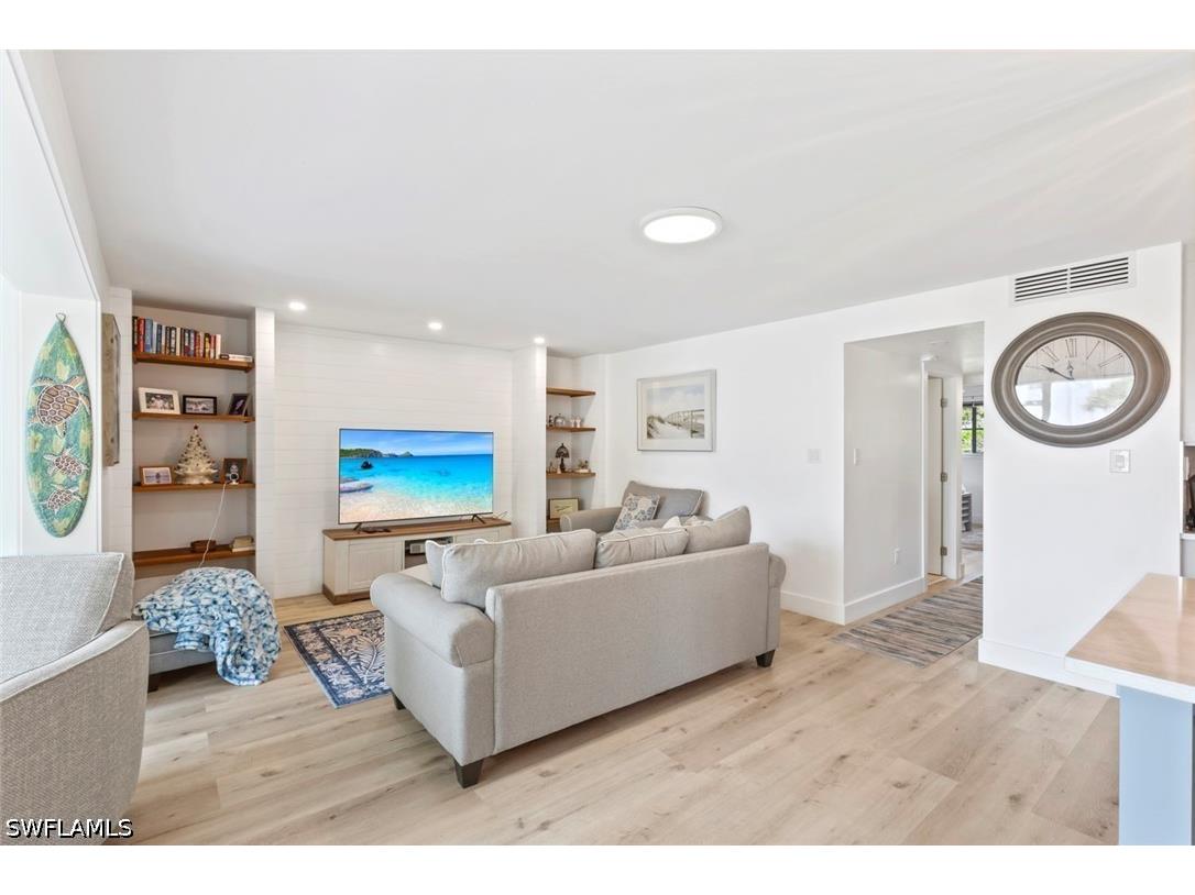 1910 Gulf Shore Boulevard N #104 Naples FL 34102 226016901 image9