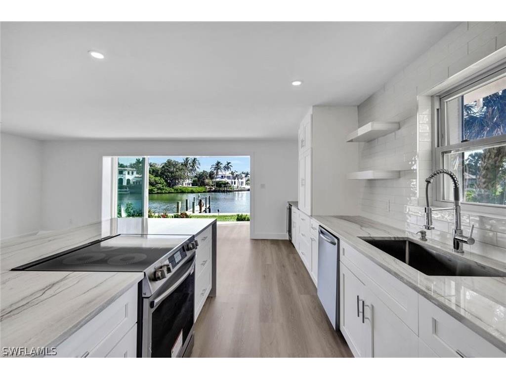 1910 Gulf Shore Boulevard N #107 Naples FL 34102 226006199 image1