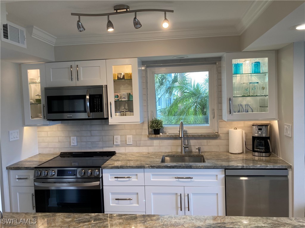 1910 Gulf Shore Boulevard N #112 Naples FL 34102 225084242 image12