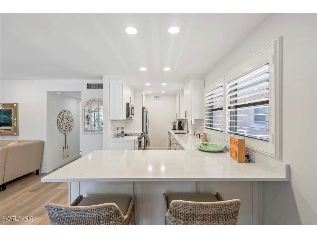 1910 Gulf Shore Boulevard N #204 Naples FL 34102 225049033 image3