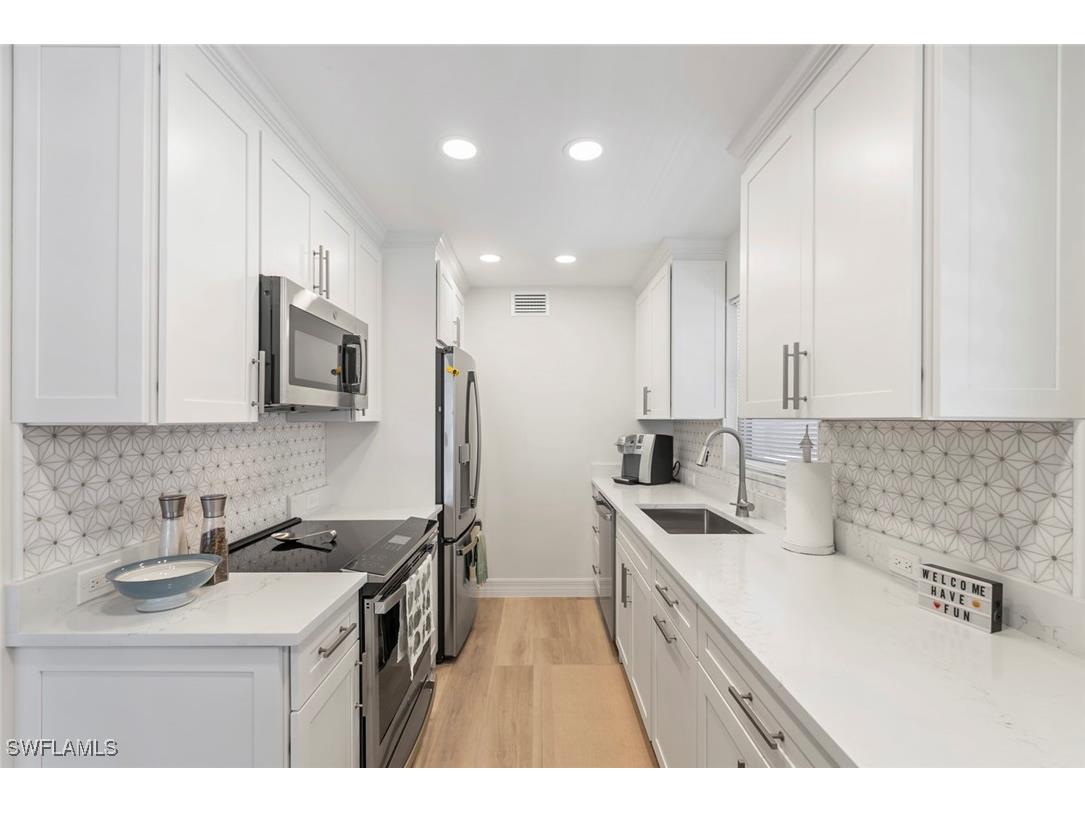 1910 Gulf Shore Boulevard N #204 Naples FL 34102 225049033 image5