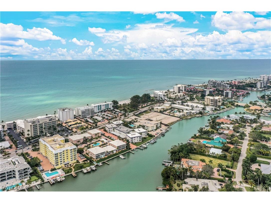 1910 Gulf Shore Boulevard N #207 Naples FL 34102 224015087 image1