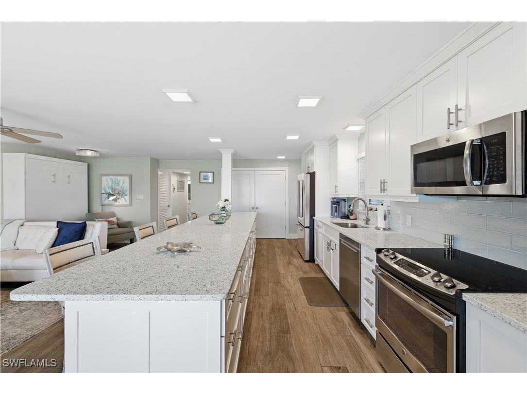 1910 Gulf Shore Boulevard N #208 Naples FL 34102 225080750 image4