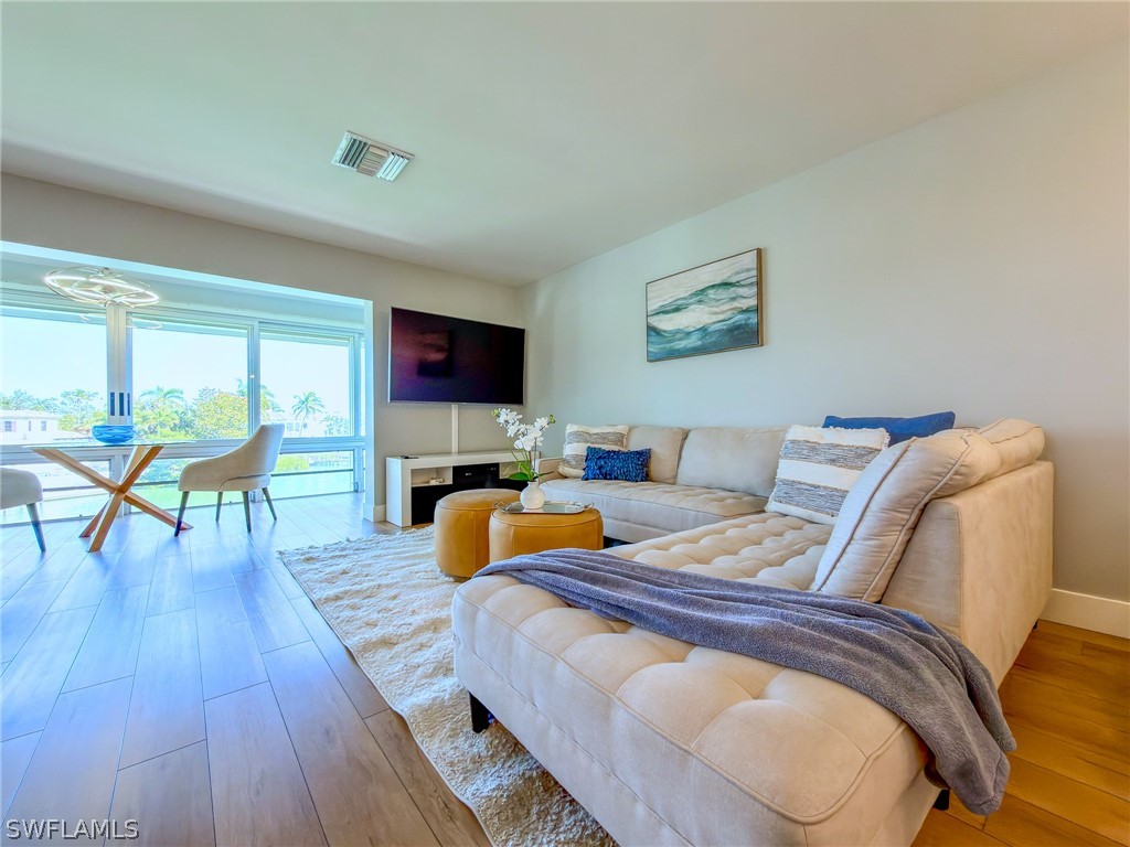 1910 Gulf Shore Boulevard N #312 Naples FL 34102 226010684 image4