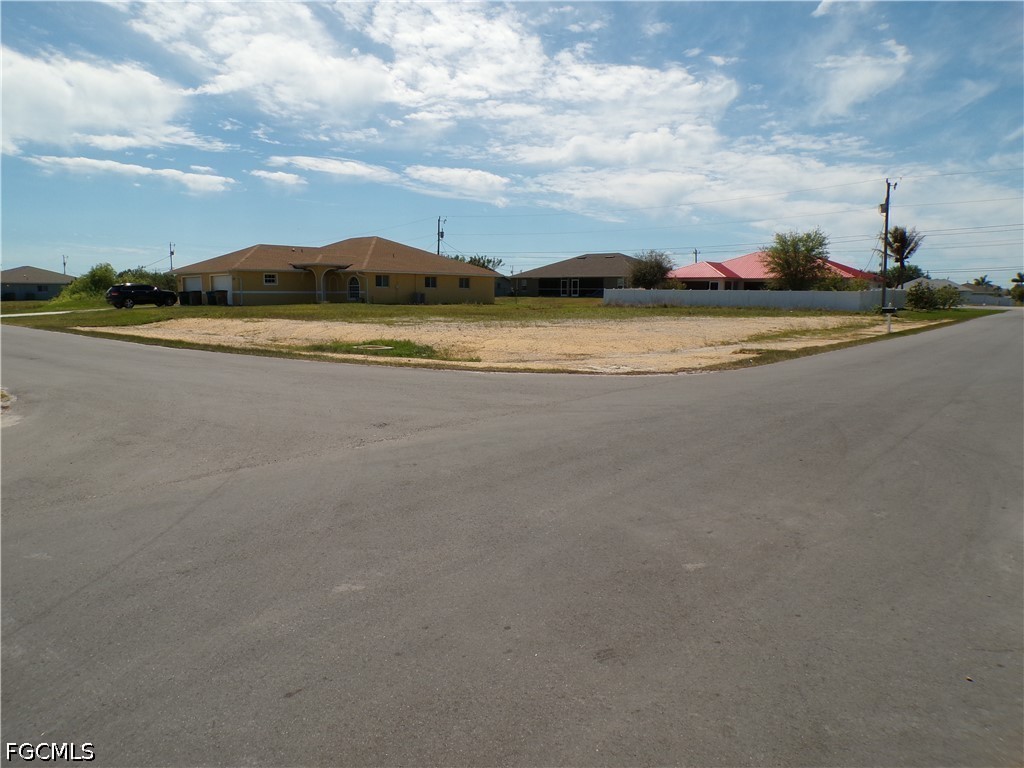 1910 NE 8th Place Cape Coral FL 33909 2026014531 image1