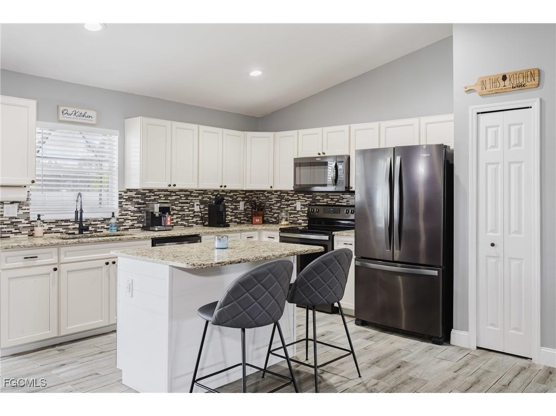 1910 NW 14th Terrace Cape Coral FL 33993 2026000704 image10