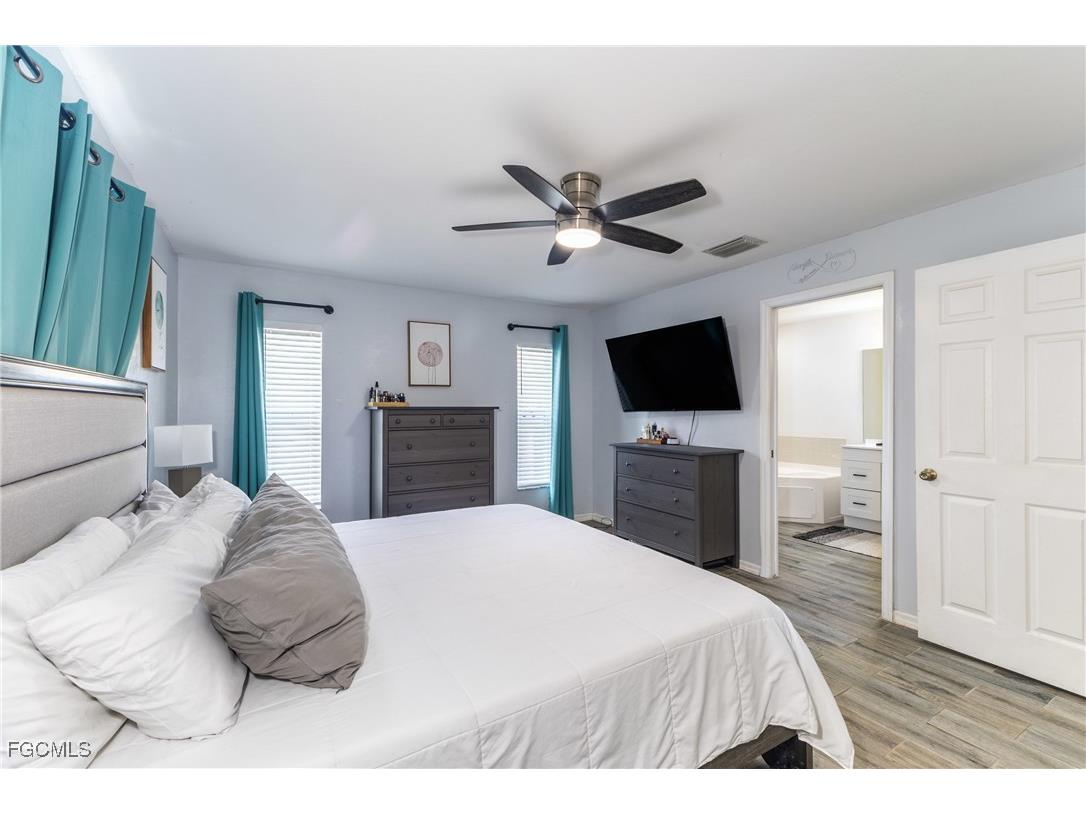 1910 NW 14th Terrace Cape Coral FL 33993 2026000704 image22