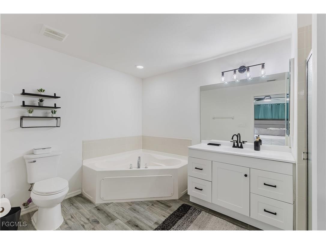 1910 NW 14th Terrace Cape Coral FL 33993 2026000704 image23