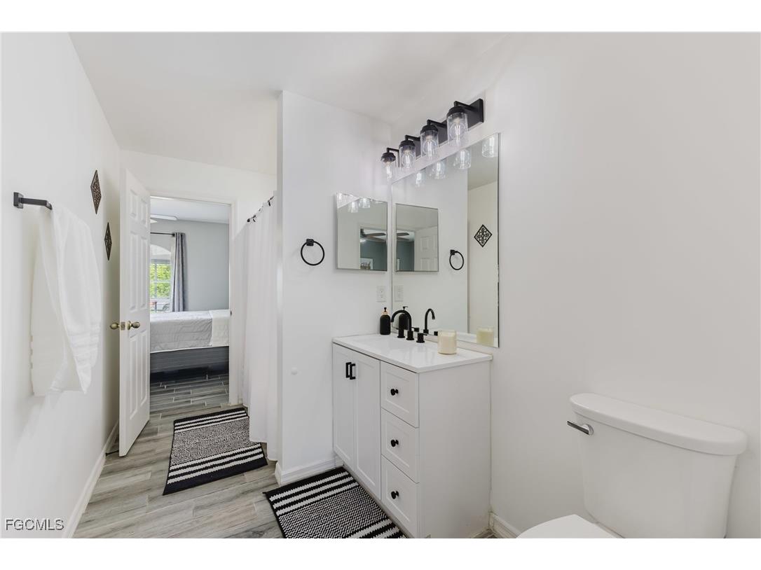 1910 NW 14th Terrace Cape Coral FL 33993 2026000704 image27