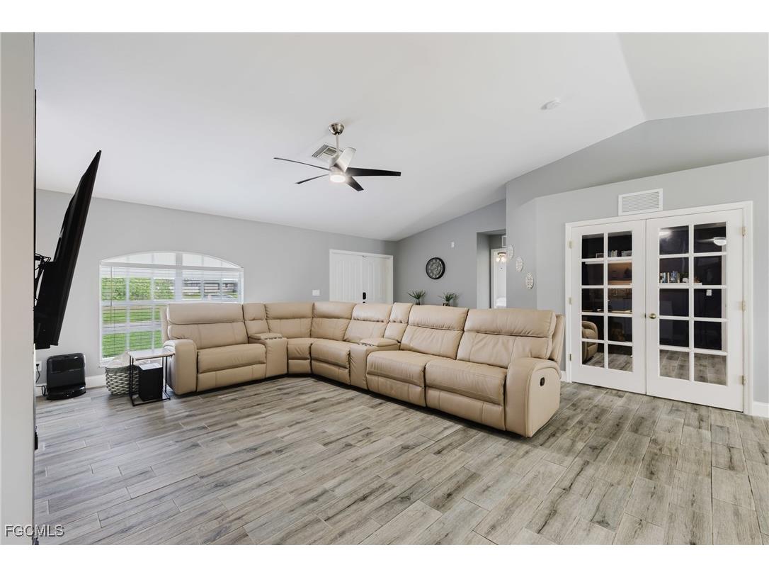 1910 NW 14th Terrace Cape Coral FL 33993 2026000704 image5