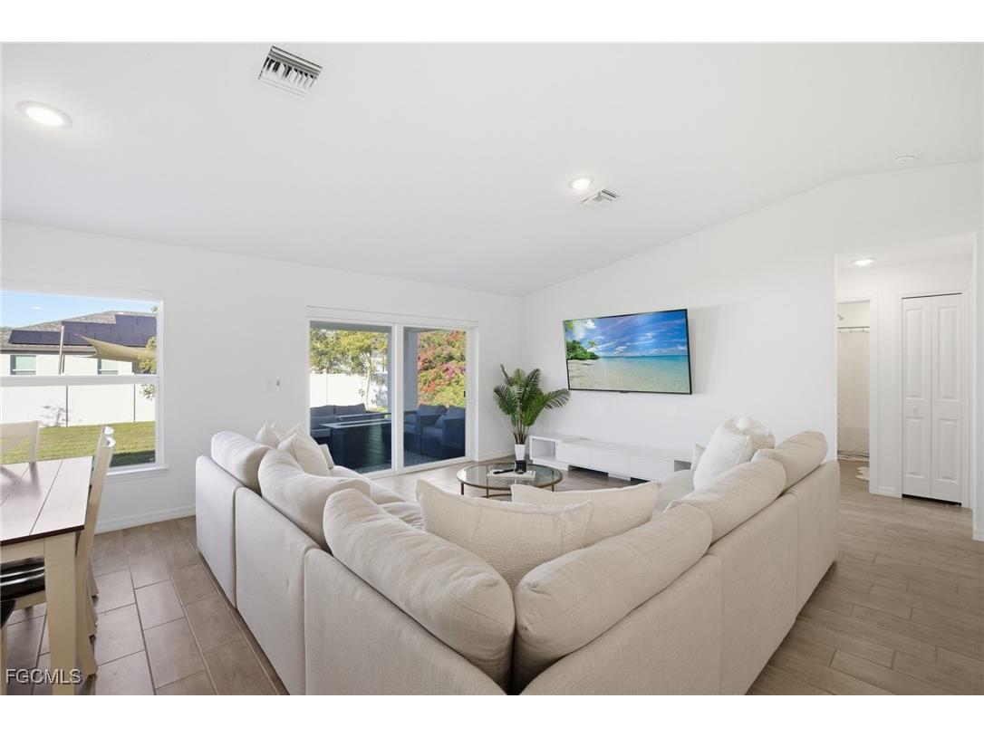 1910 NW 27th Place Cape Coral FL 33993 2026001970 image8