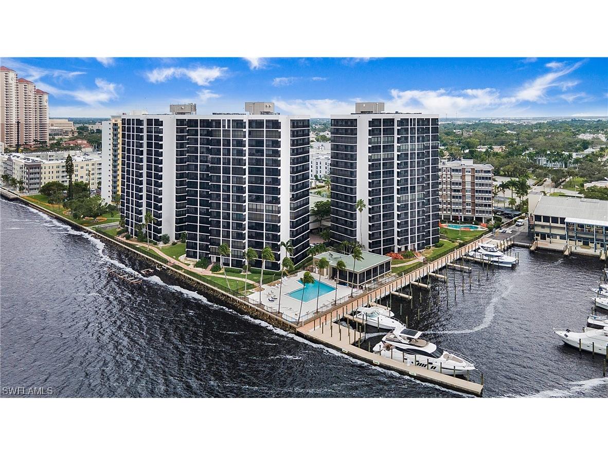 1910 Virginia Avenue #401 Fort Myers FL 33901 223086195 image1