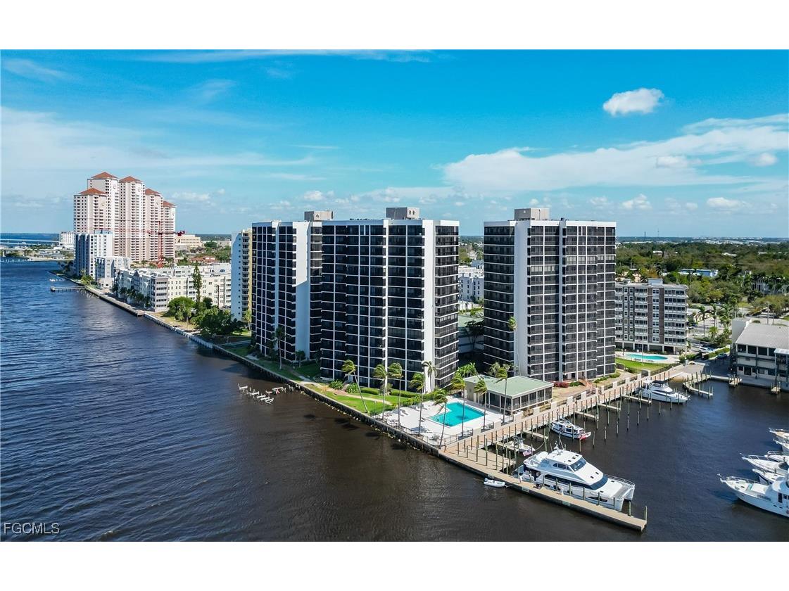 1910 Virginia Avenue #903 Fort Myers FL 33901 2026002706 image1