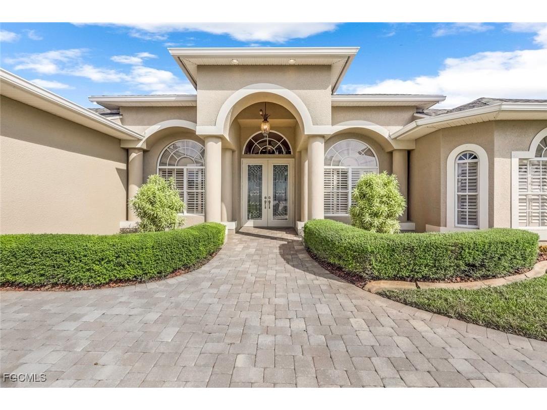 1911 SE 35th Street Cape Coral FL 33904 2025008147 image1