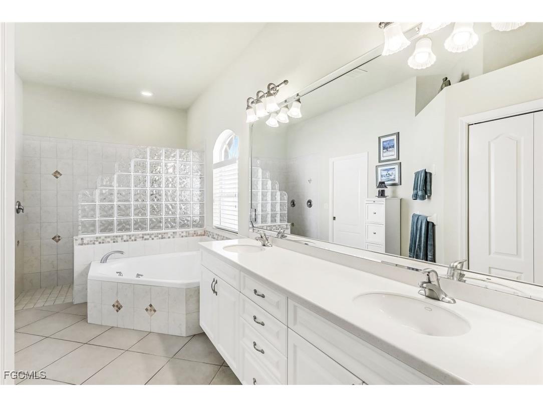 1911 SE 35th Street Cape Coral FL 33904 2025008147 image21