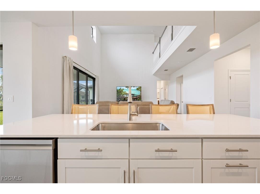 19112 Hanley Boulevard Estero FL 33928 2025019997 image10