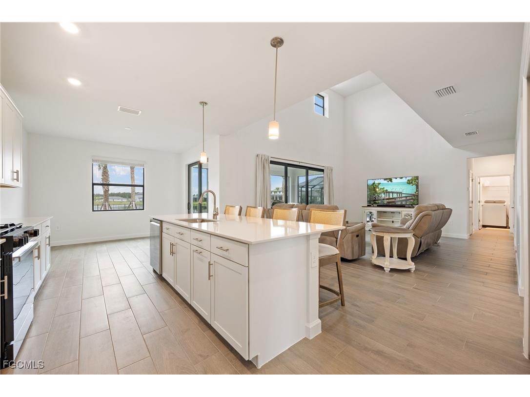 19112 Hanley Boulevard Estero FL 33928 2025019997 image4